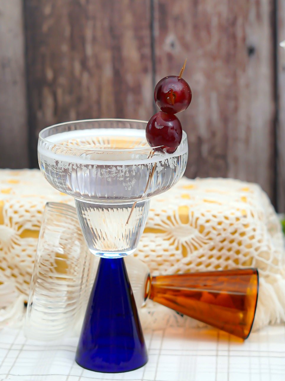Ribbed Cocktail Glasses with Pyramid Base - Borotechheight : 170 mm diameter: 103 mm ml capacity : 240 ml4Blue